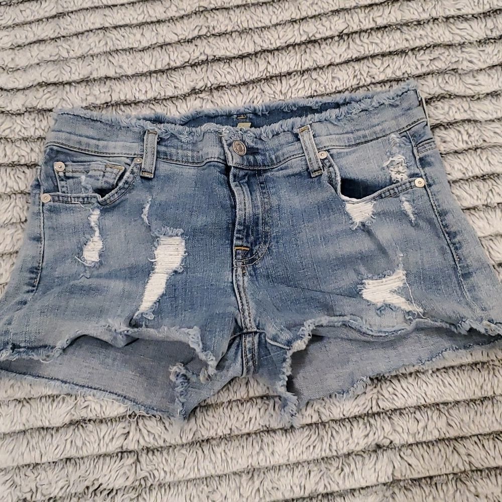Light wash distressed 7 for all mankind jean shorts size 25 - Picture 1 of 9